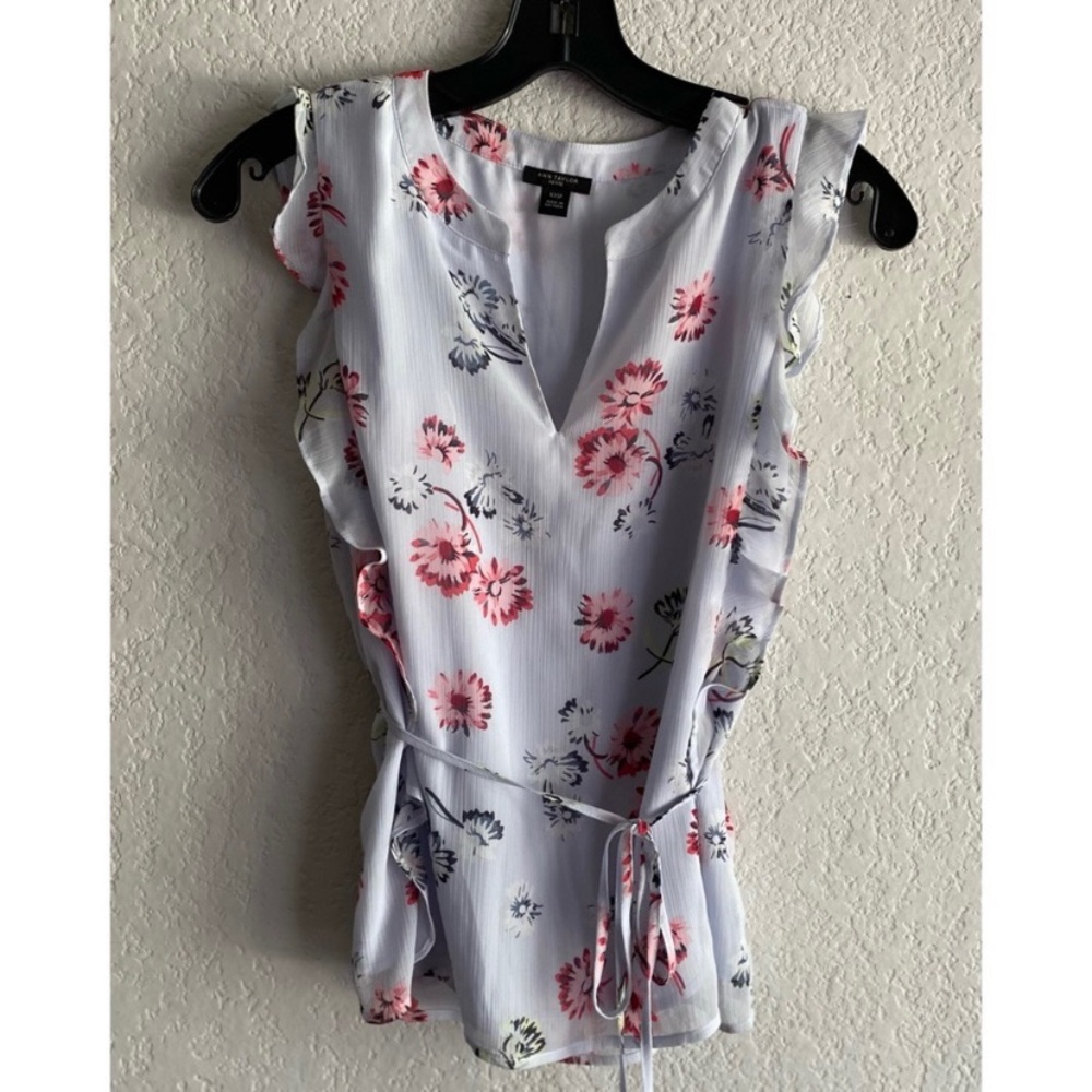 Ann Taylor XXS Petite Floral Ruffle Blouse
